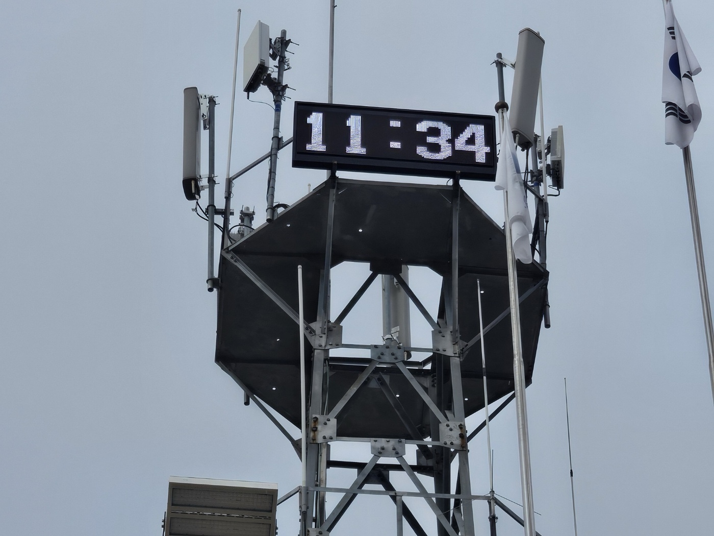 창원 성산소방서 GPS 시계탑 LED 전광판 설치 현장
